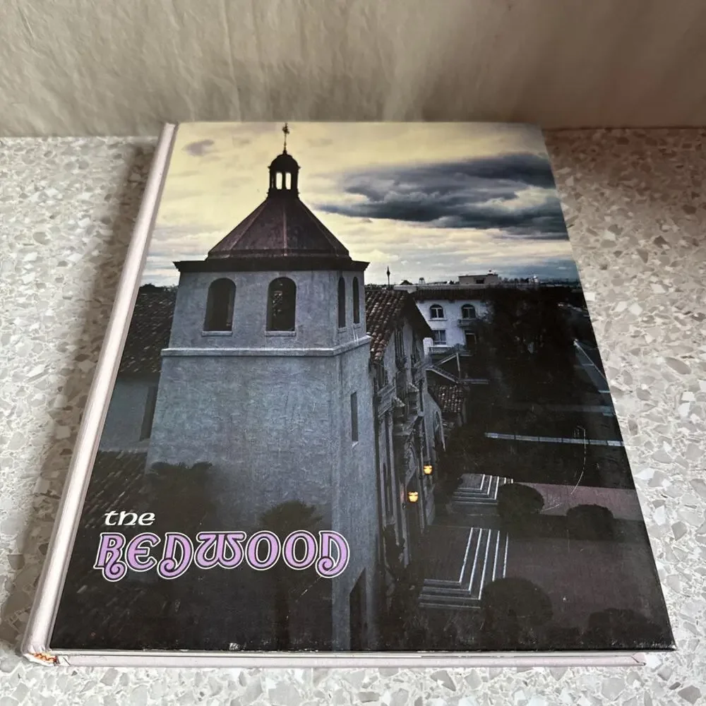 University of Santa Clara 1977 Yearbook. HC, Illustrated